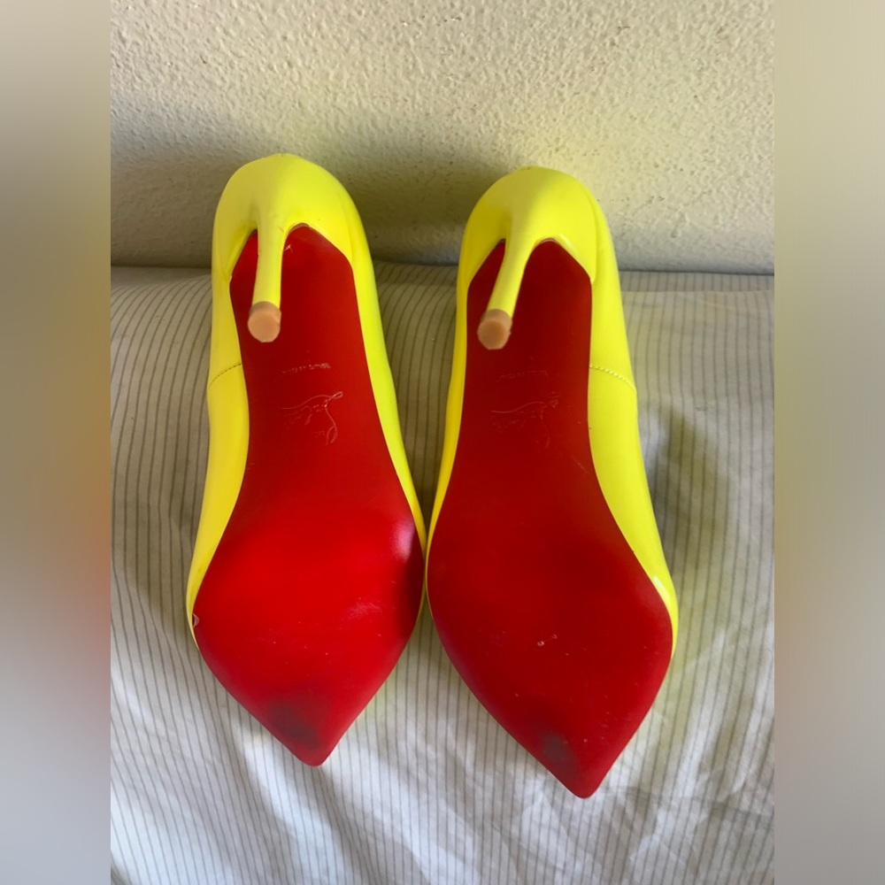Christian Louboutin So Kate Patent Leather Neon Yellow Pumps Size EU 39 8.5 - Picture 11 of 12